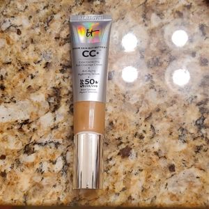 It Cosmetics, CC+, Tan